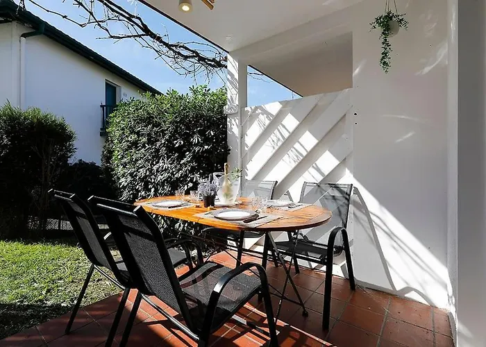 Avec Jardin, Piscine, Parking, Wifi, Proche Plage-beach-playa Hendaye